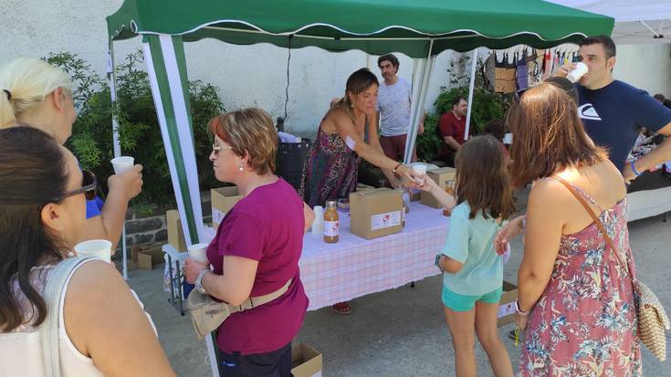 Martxan da aurtengo Mendialdeko Azoka Ibiltaria