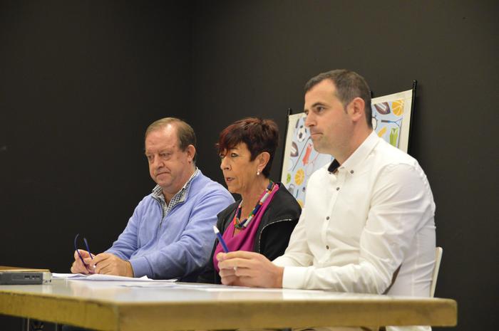 Mikel Arregi (euskarabidea), Arantxa Martinez (Ultzamako alkatea) eta Ruben Goñi (Nafarroako Kirol eta Gazteriaren institutua)
