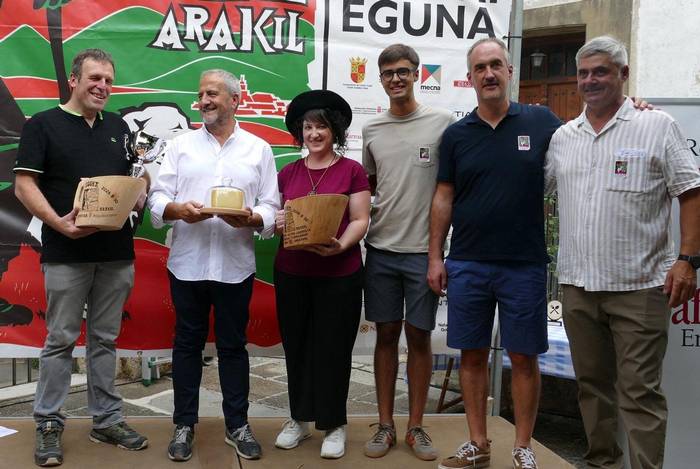 Egozkueko Loperena gazta onena Uharte Arakilgo txapelketan