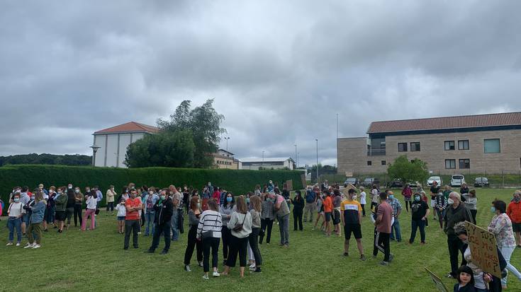 Herritar ugari batu da indarkeria sexista gaitzesteko elkarretaratzean