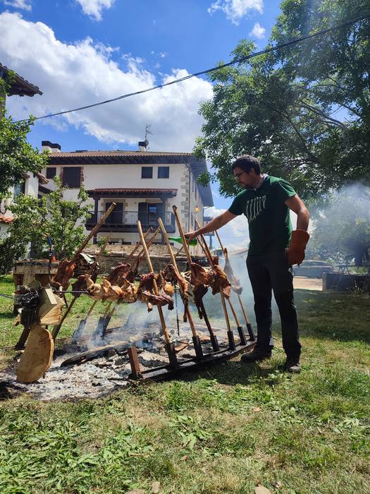 Haragia erretzen, Zenotz.