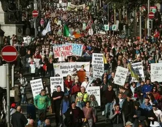 Irlandan txorroteko ura pribatizatu nahi izan zutenekoa