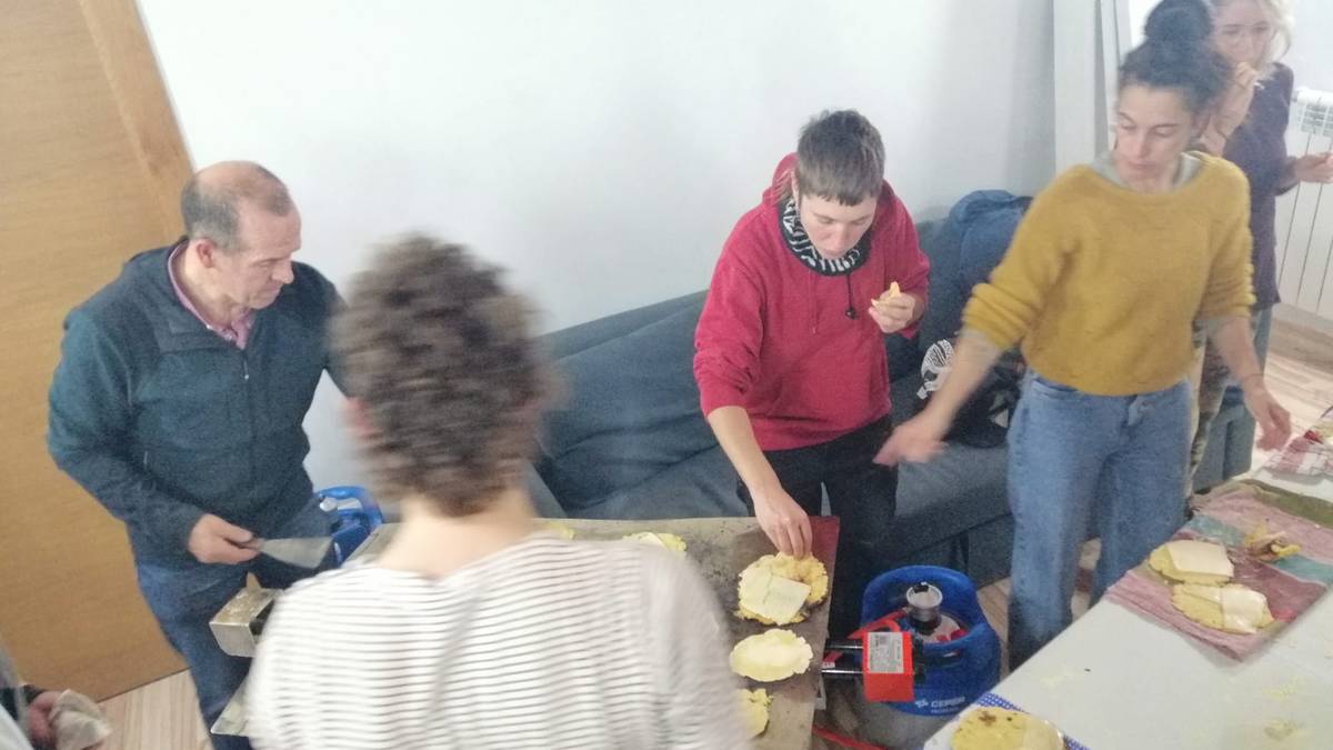 "Maiz luzatzen dira Mintzakide saioak jendea gustura dagoelako"