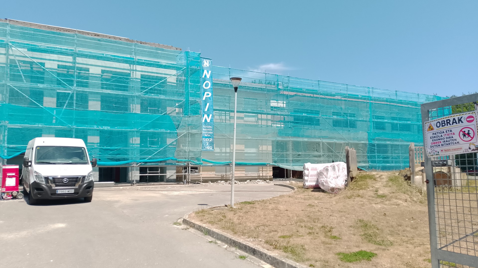 Eskolako inguratzailearen obrak hasi dira