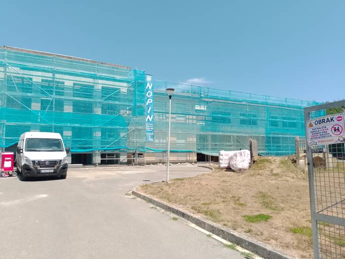 Eskolako inguratzailearen obrak hasi dira