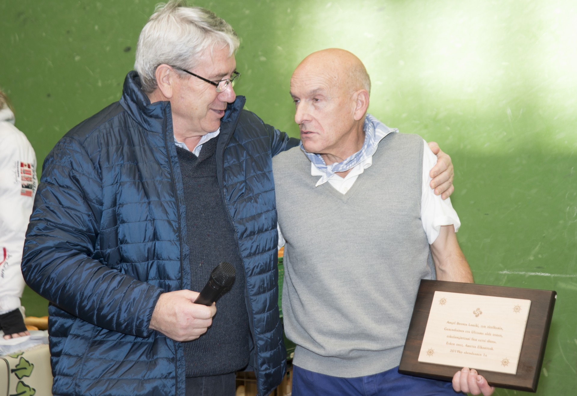 Ametza Elkarteko eskulangileen azoka, bertan behera