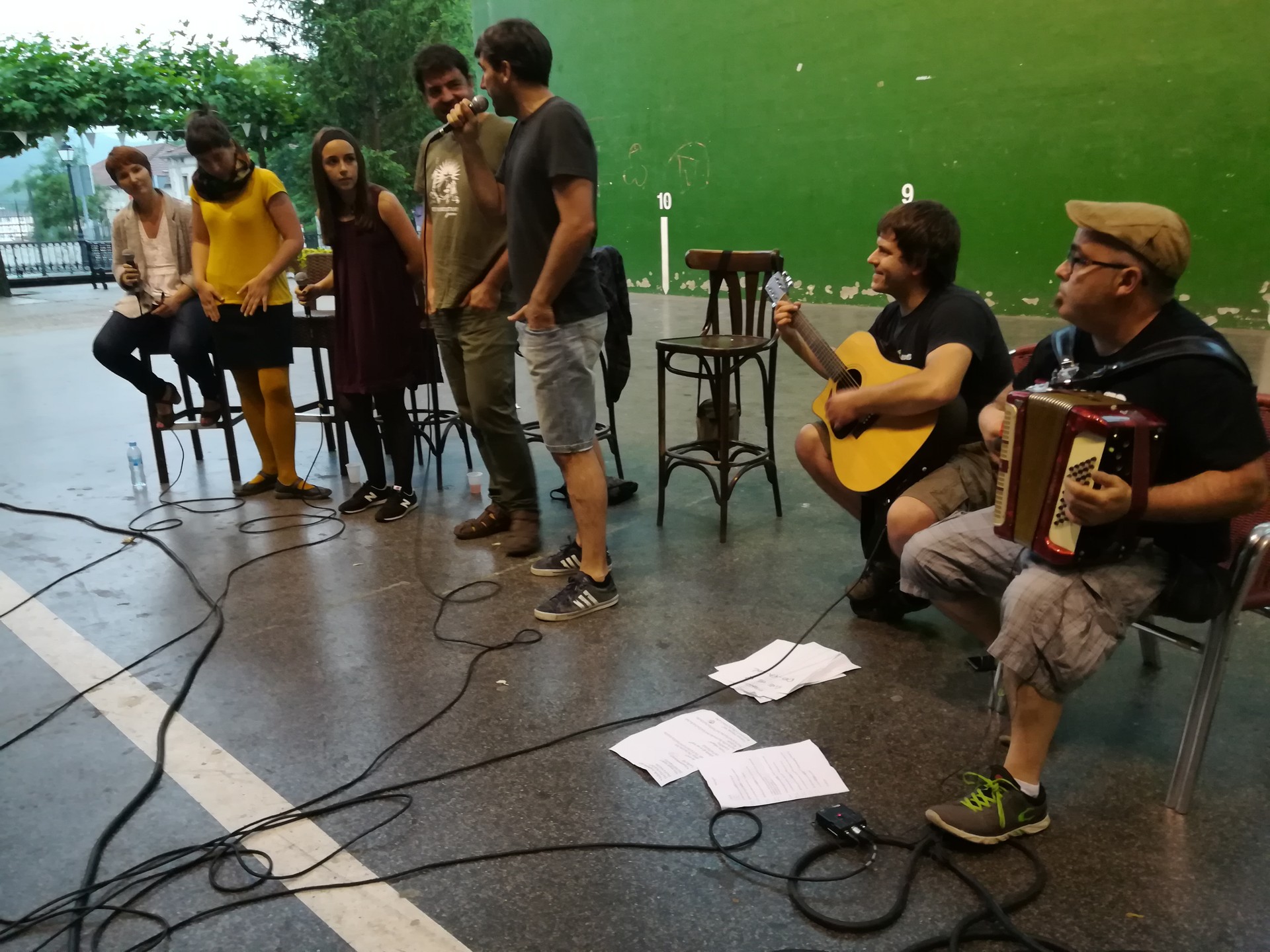 Bertso-saio musikatua, uztailaren 30ean Larraintzarko Bentan