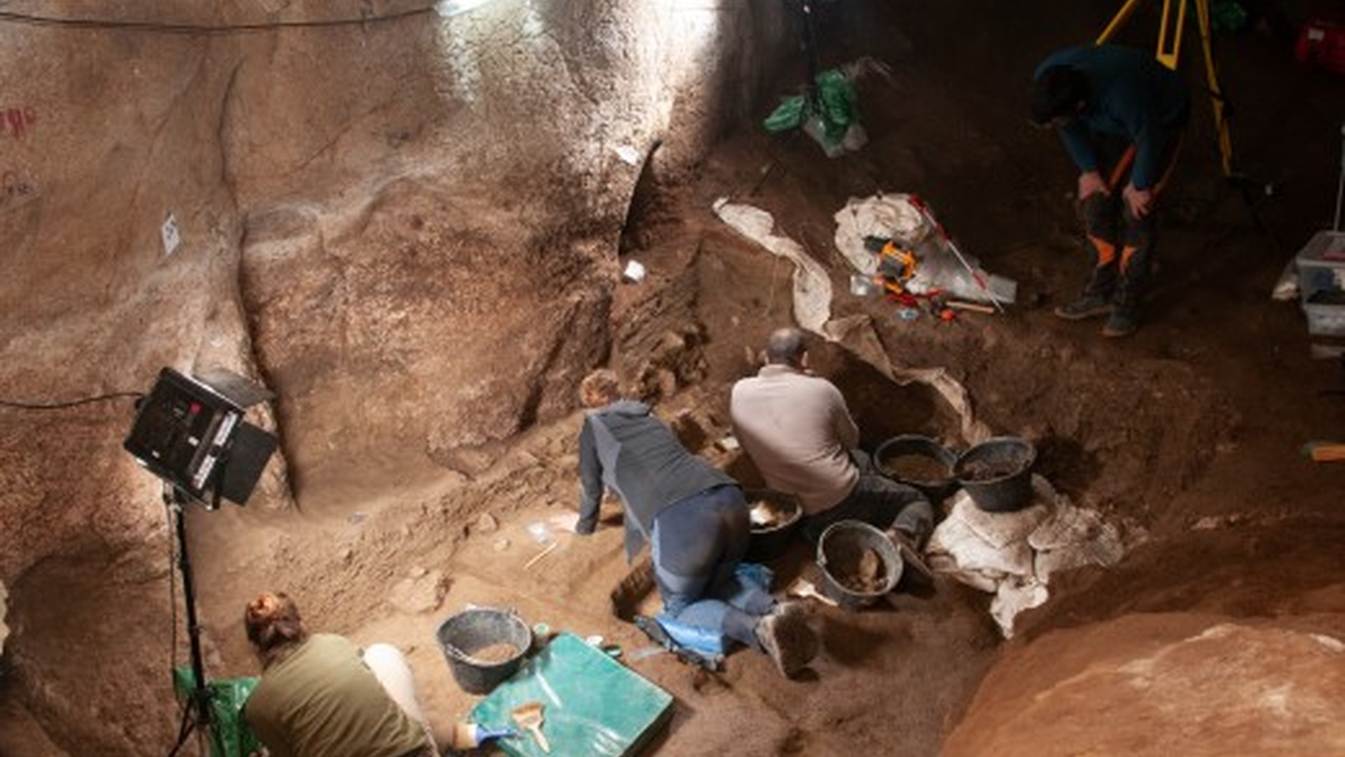 Nafarroako lehen neandertala aurkitu dute Abaunzko kobazuloan