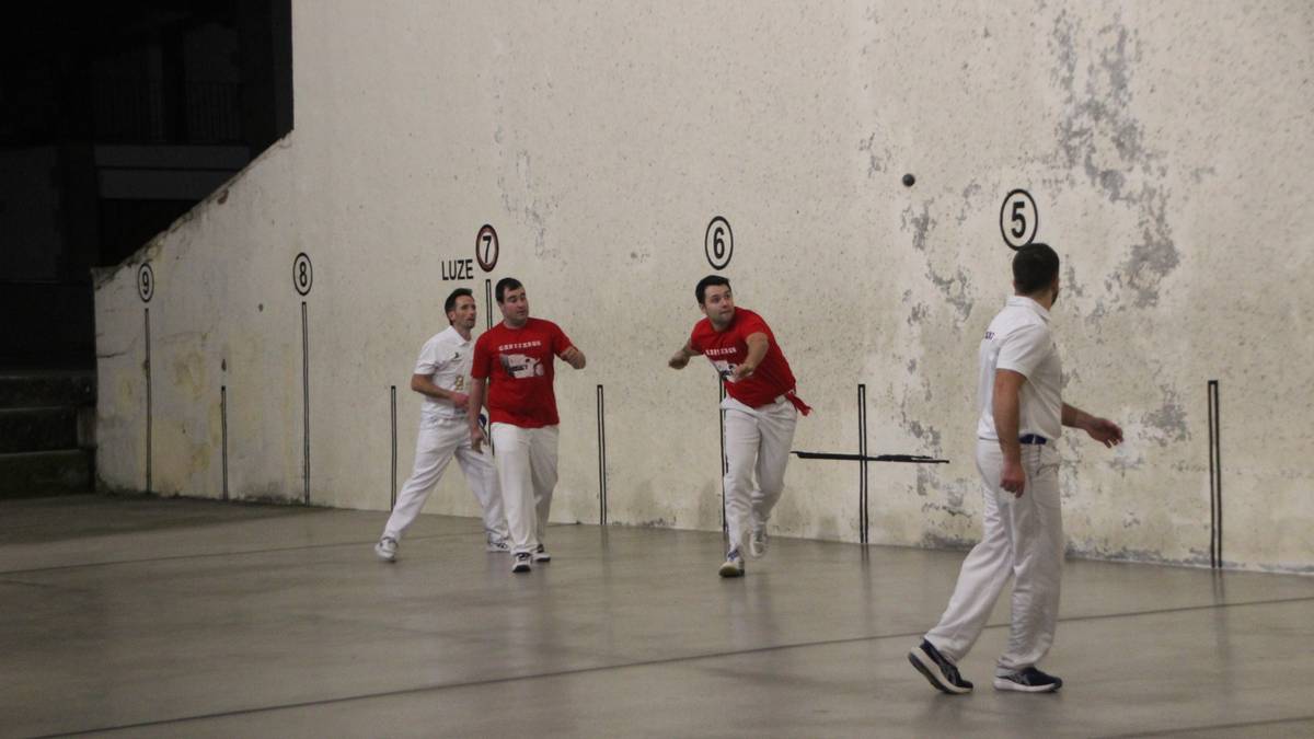 Amaitu da Basaburuko eta Imozko pilota goxoko txapelketa