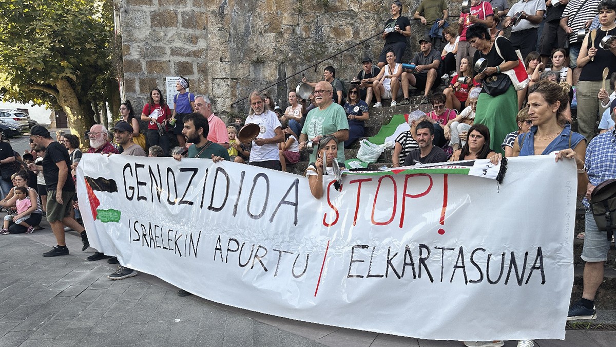 "Kaleetan Palestinaren alde presioa egiteko helburuarekin abiatu da Ibaitik Itsasora martxa"