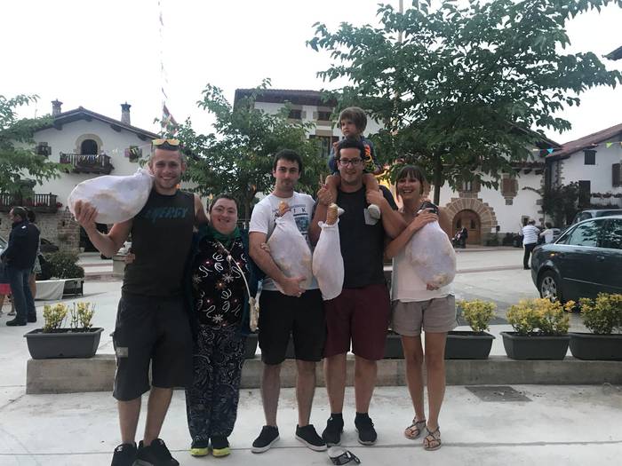 Amaia Uriak eta Asier Larrayozek irabazi zuten mus txapelketa, eta bigarren postua Asier Goñik eta Iñigo Cenozek eskuratu zuten