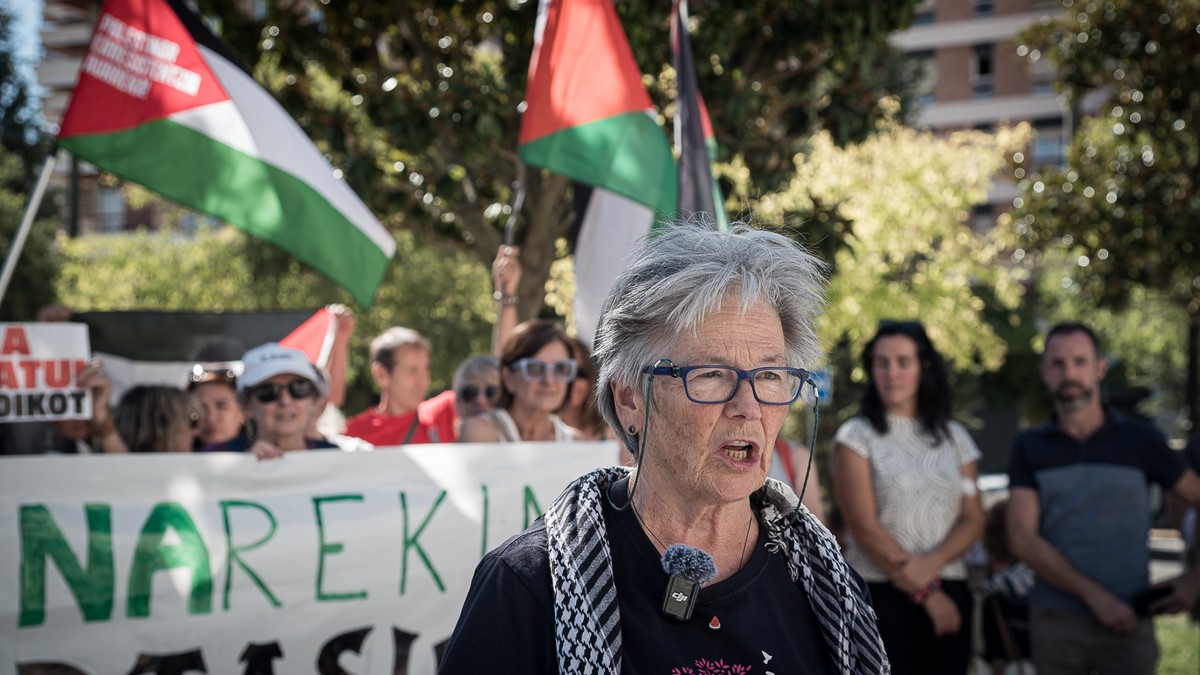 BDZko hiru kideek, sei hilabeteko espetxe zigorra, Palestinaren aldeko margoketengatik