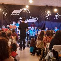 Aralar Musika Eskolako kontzertua eta dantza-bertso emanaldia