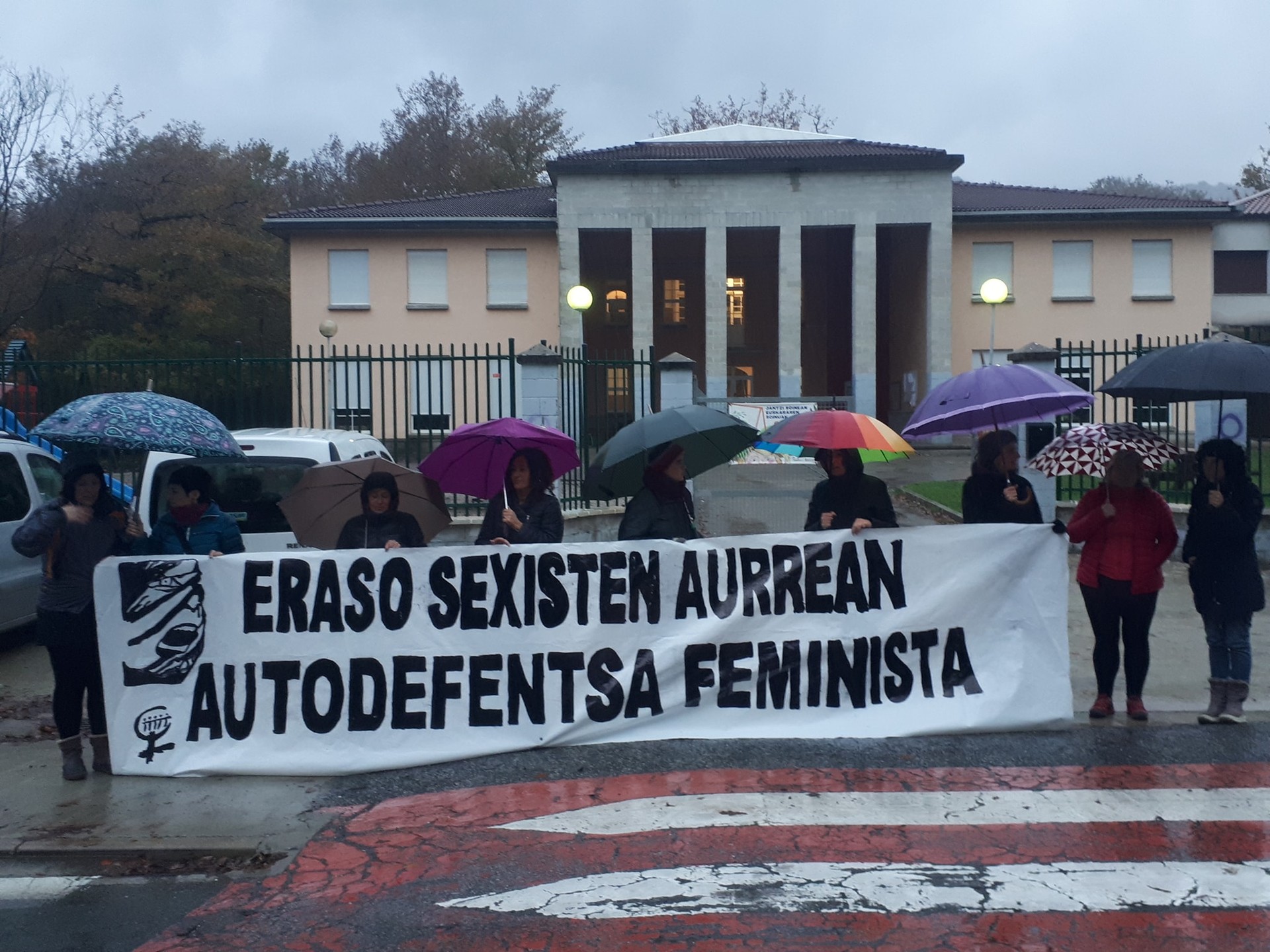 Baionan eraildako emakumearen ondorioz elkarrateratzea egin zuten Basaburuan