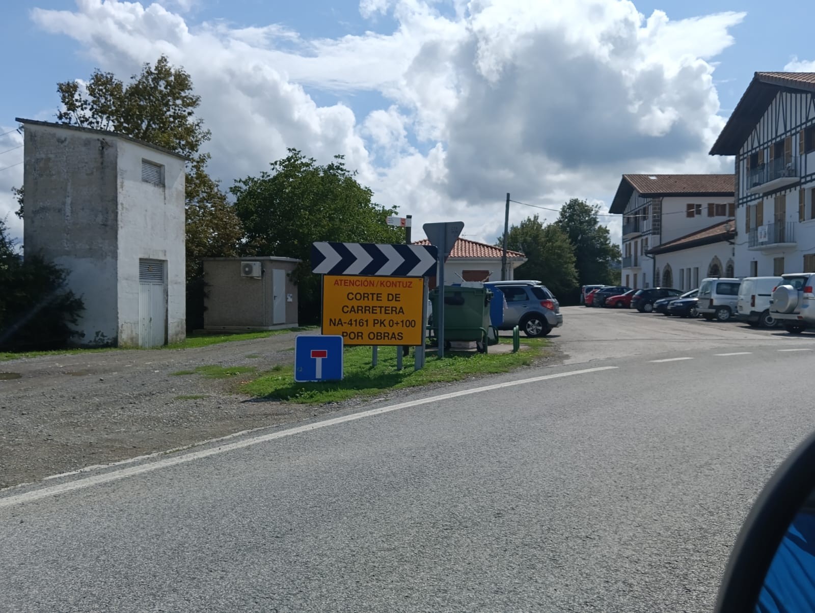 Larraintzartik Iraizotza doan errepidea, moztuta