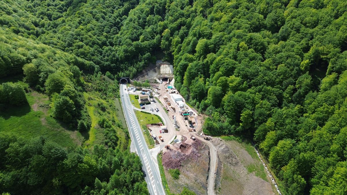 N-121-A errepidean, trafikoa etenik