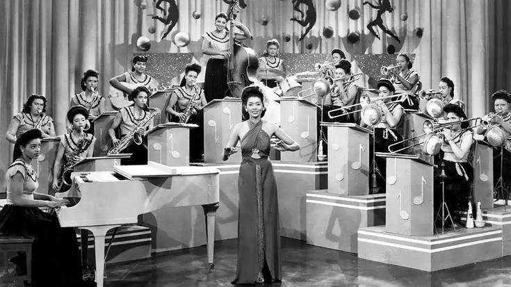 Swinga eta emakumezkoen lehen Big Band-ak