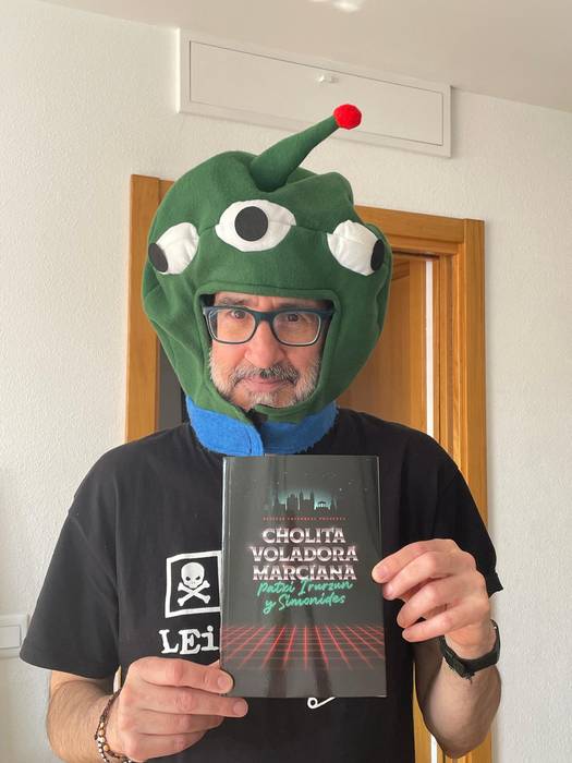 Irakurle talde irekia: Cholita voladora marciana